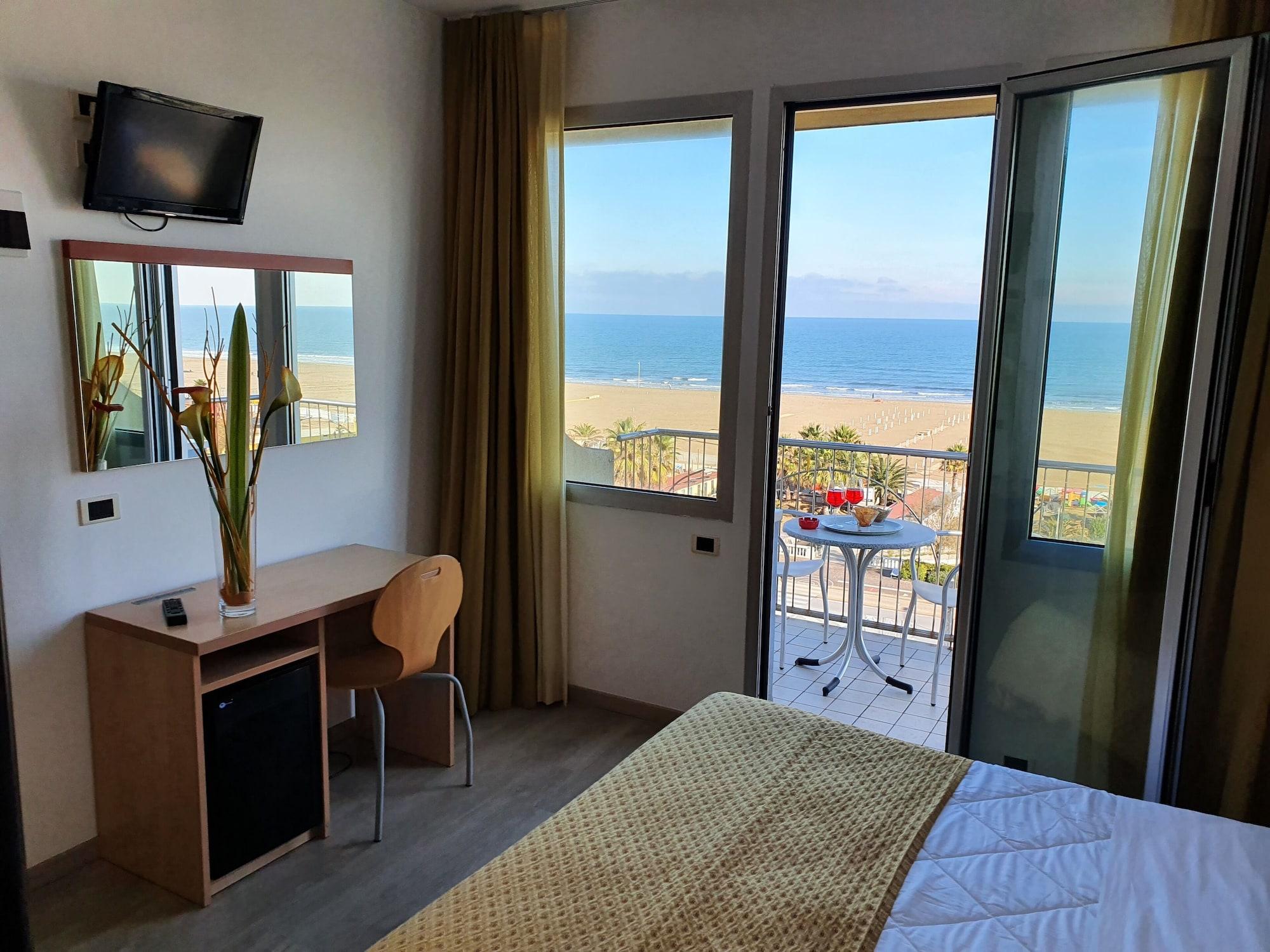 Hotel Tilmar Ріміні Екстер'єр фото