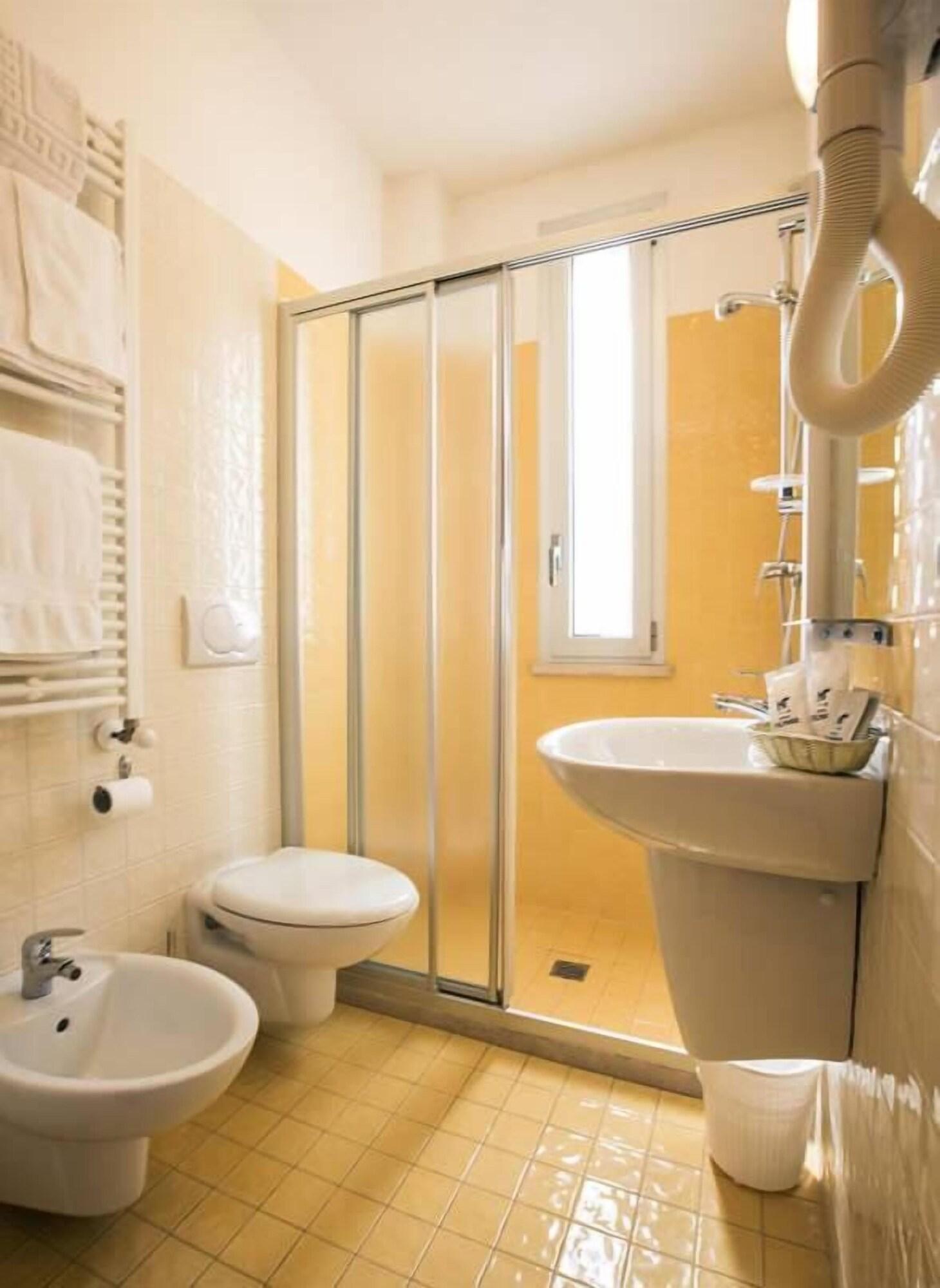 Hotel Tilmar Ріміні Екстер'єр фото