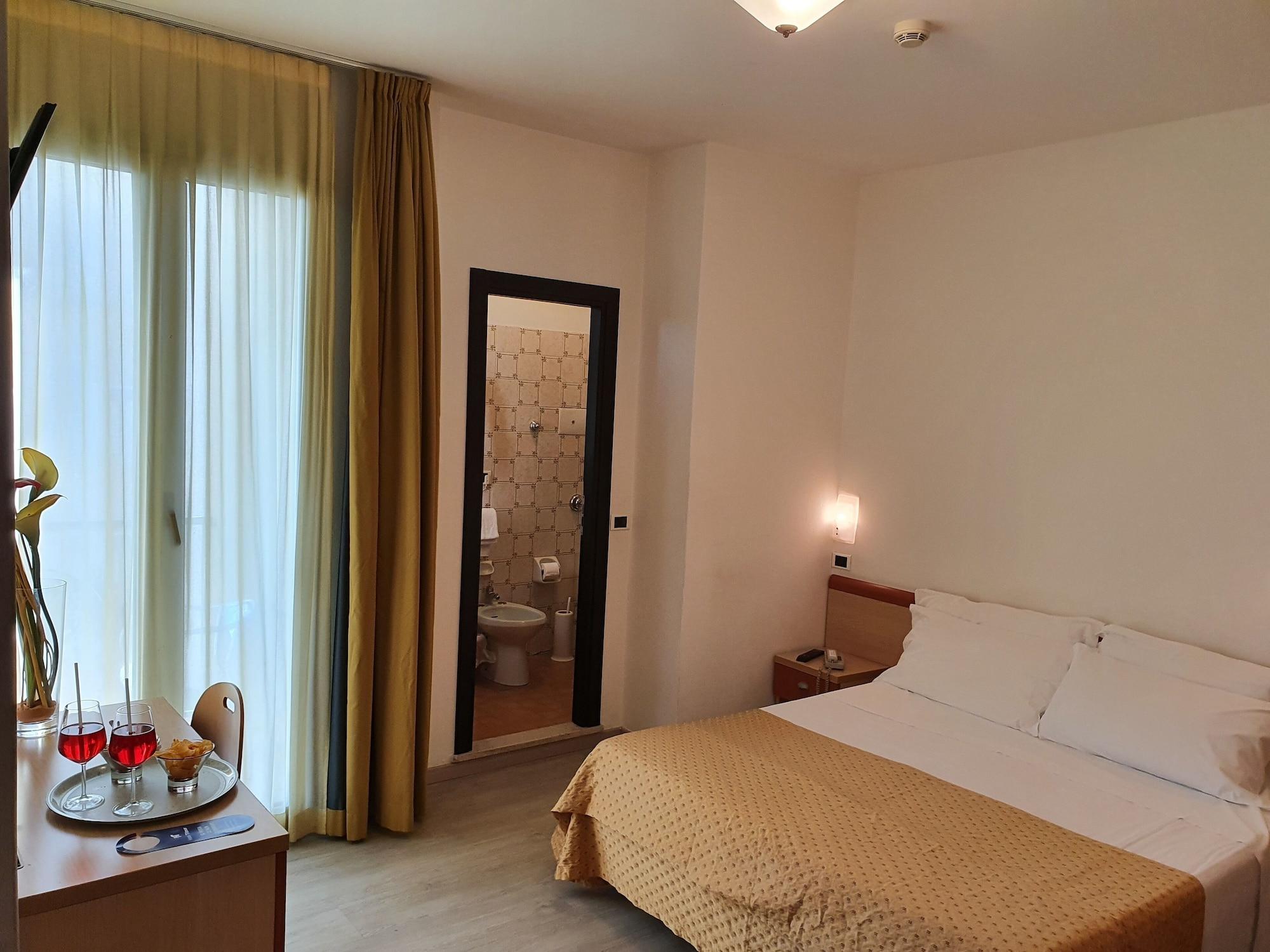 Hotel Tilmar Ріміні Екстер'єр фото