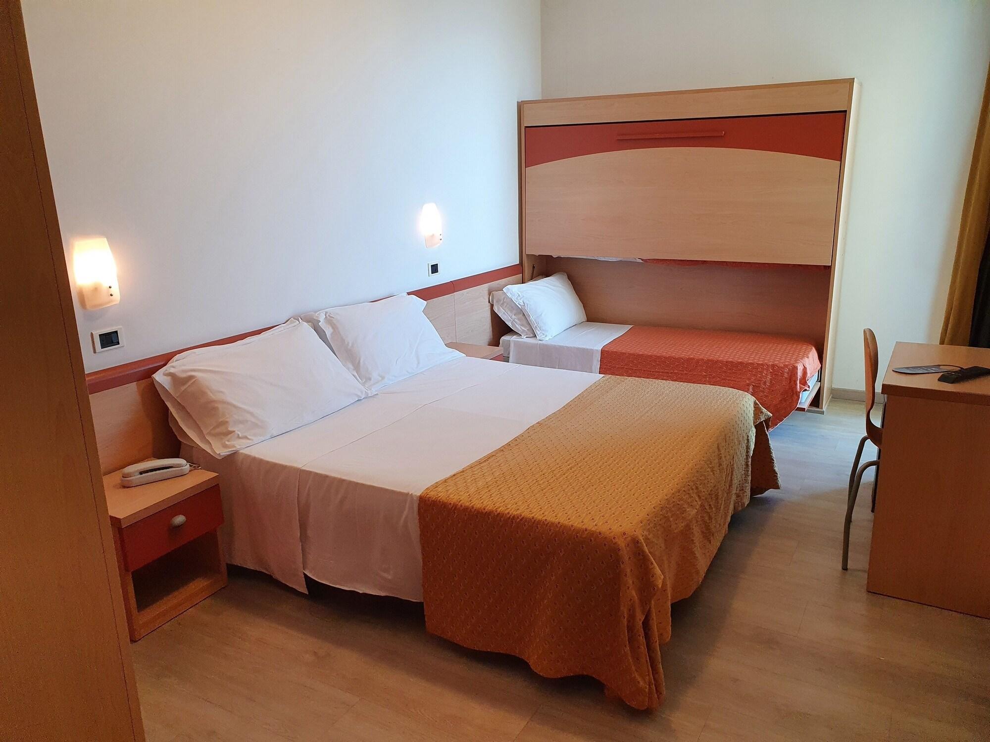 Hotel Tilmar Ріміні Екстер'єр фото