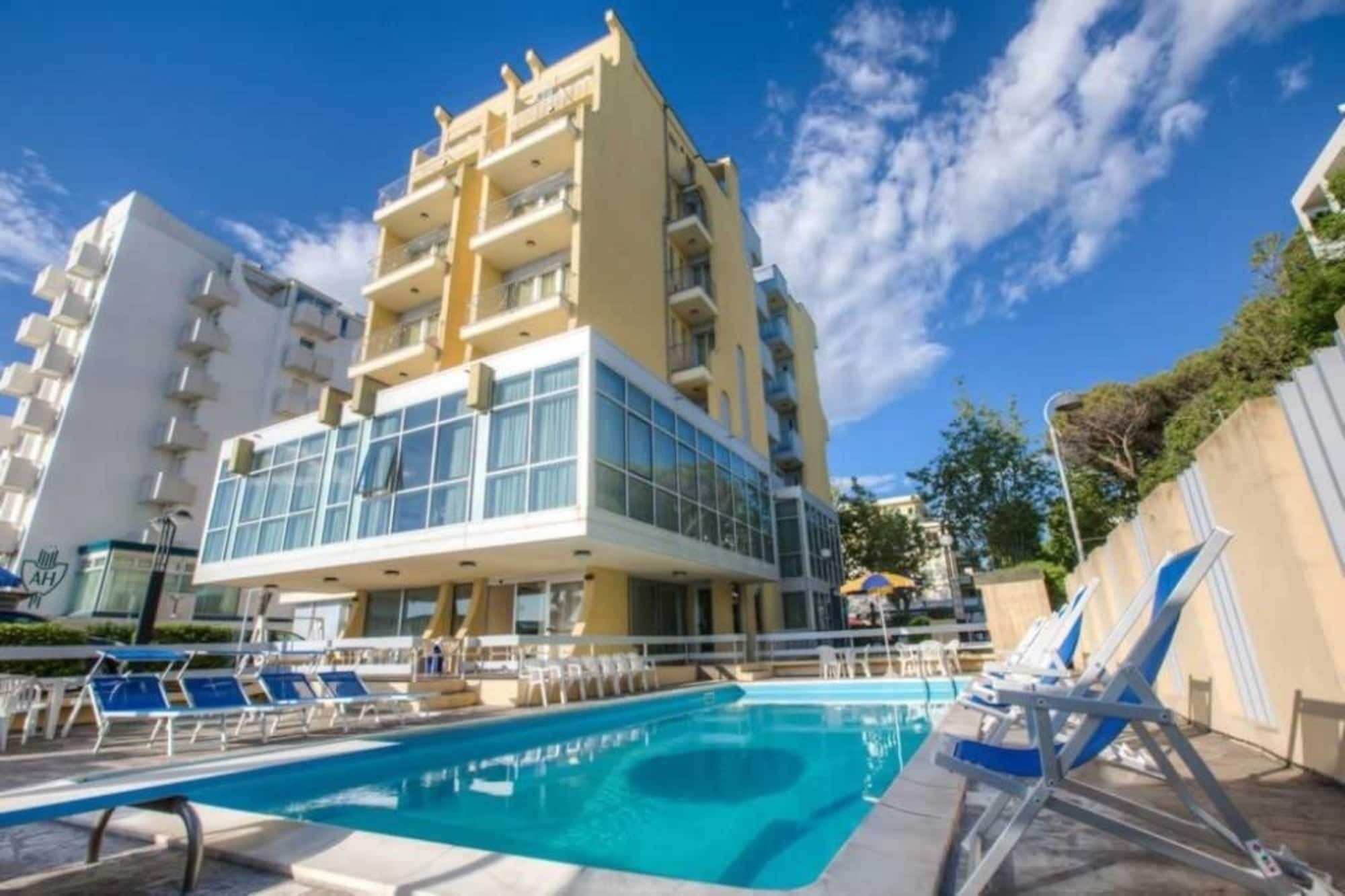 Hotel Tilmar Ріміні Екстер'єр фото