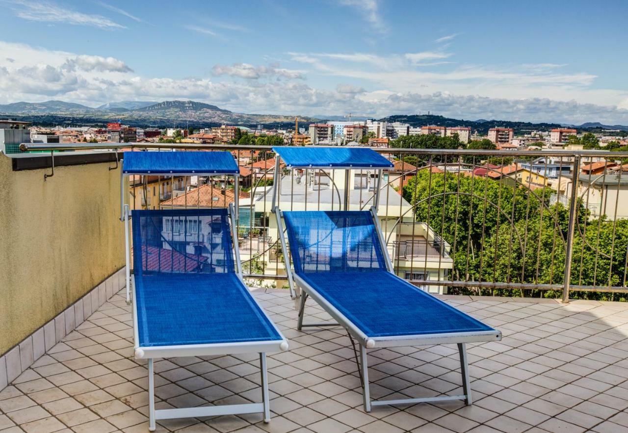 Hotel Tilmar Ріміні Екстер'єр фото