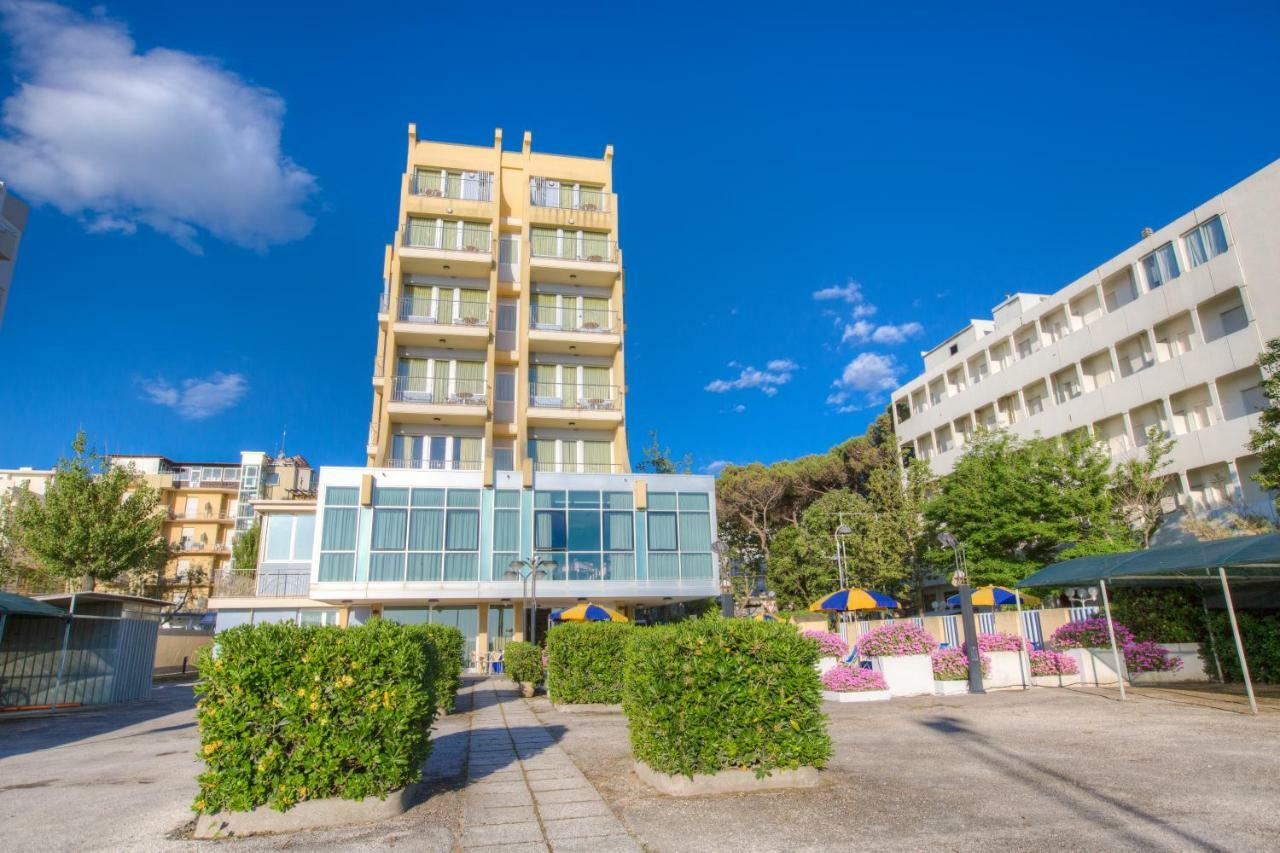 Hotel Tilmar Ріміні Екстер'єр фото