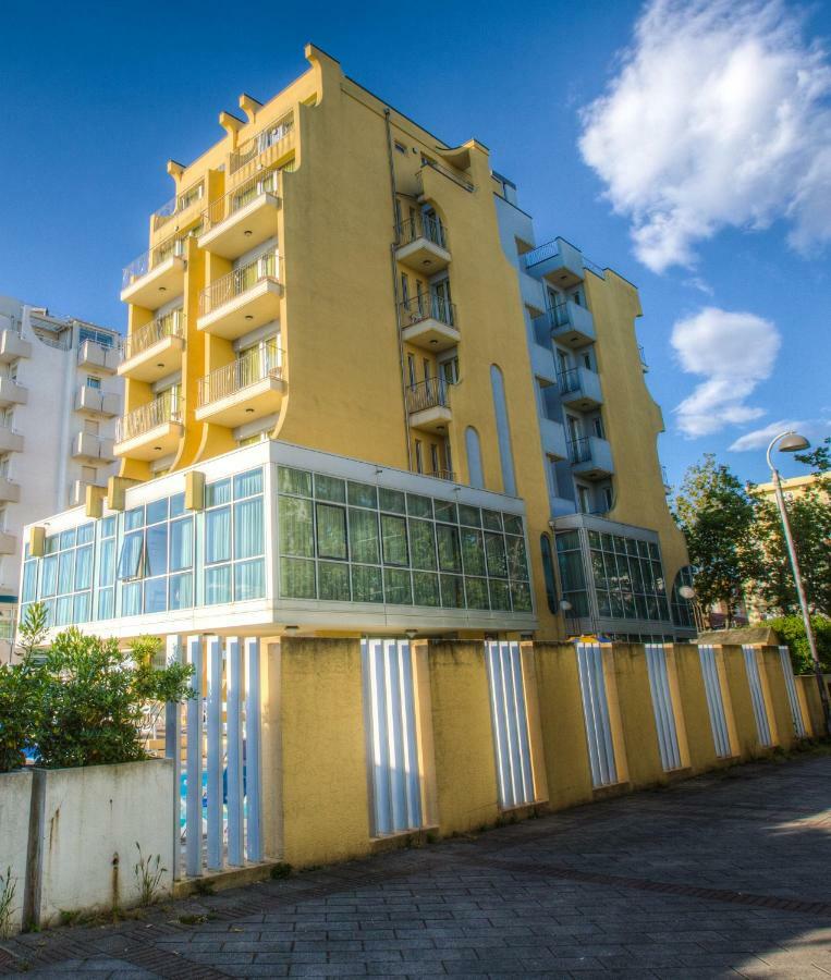 Hotel Tilmar Ріміні Екстер'єр фото